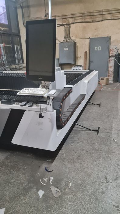 Продавам машина за лазерно рязане