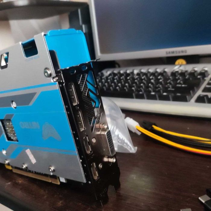 Продам видеокарту SAPPHIRE NITRO+ AMD RX590 GME 8G D5 2304SP