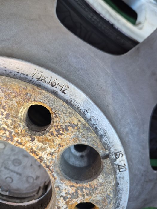 Vând jante+cauciucuri de Wv T5 215/65/16 C M+S 5/120/16 imp Germania