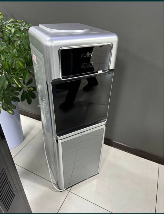 Кулер для воды  доставка по городу бесплатно