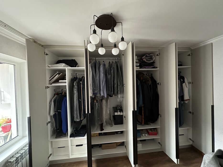 Продается встроенный шкаф