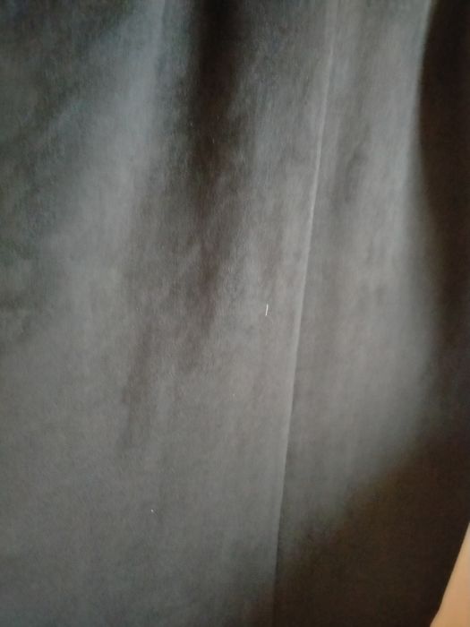 Офисное платье серого цвета.