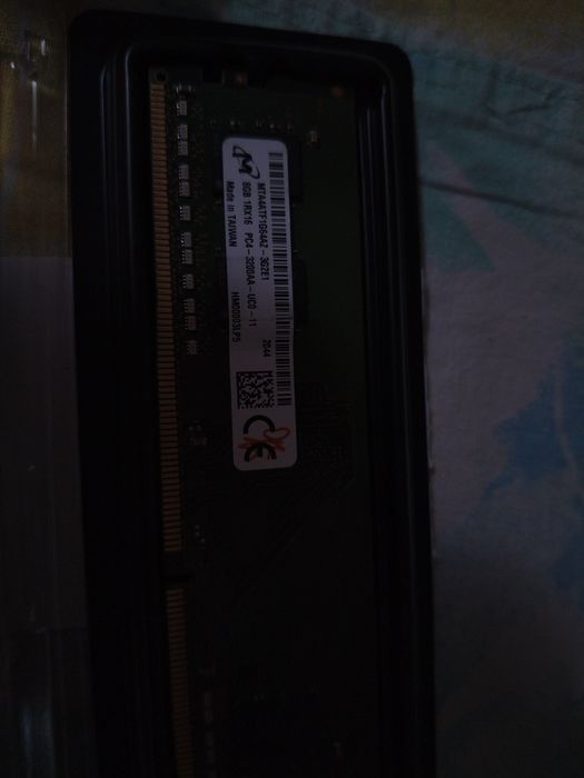 Bara 8 gb ram ddr4 desktop 3200 mhz ca noua