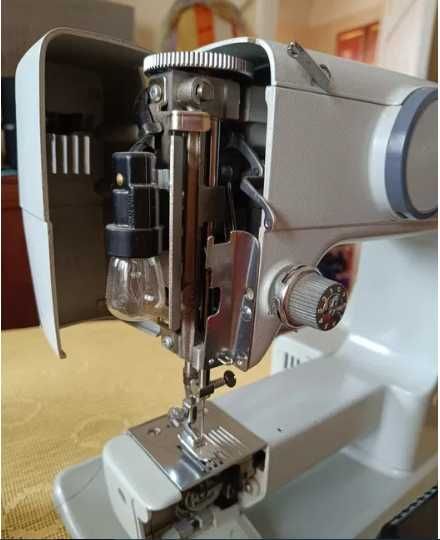 masina de cusut riccar in stare foarte buna