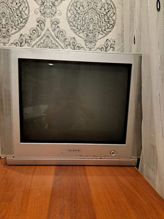 Продам телевизор