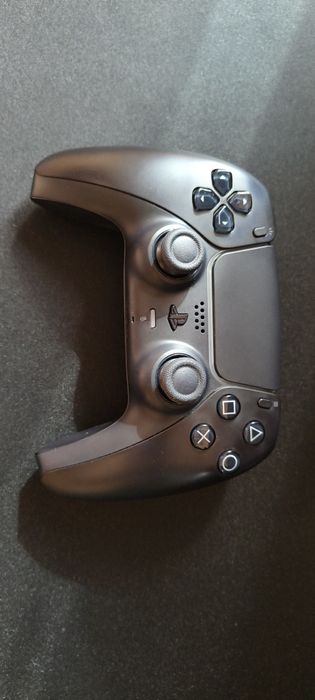 Продавам Playstation 5 Dualsence конторлер