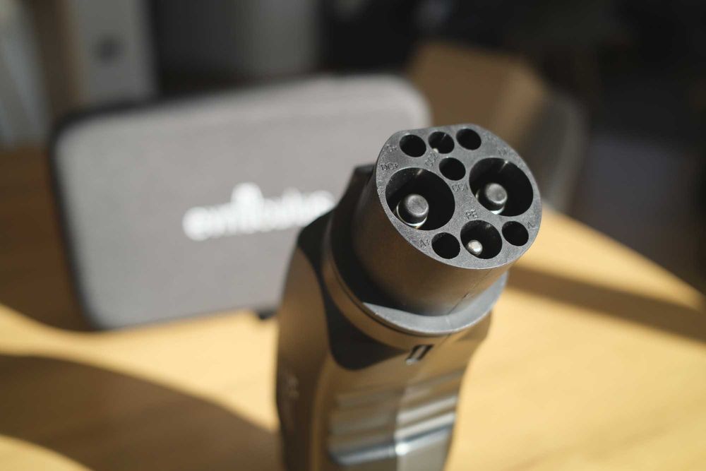 Адаптер CCS2-GBT (300А DC) Китайски EV Преходник VW iD BYD Tesla