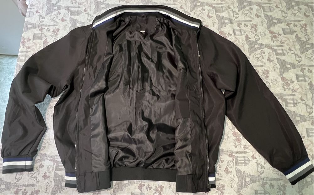 Продавам чисто-ново яке