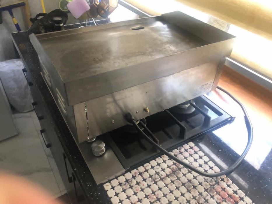 Katlet pishiradigan aparat sotiladi
