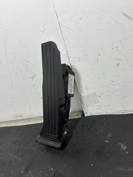 Pedala acceleratie Volkswagen Passat B6 1.9 2.0 TDI 1K1721503P