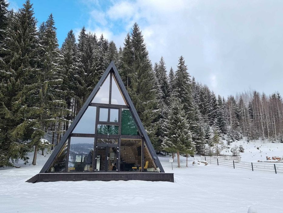 Vand cabane A-Frame din lemn