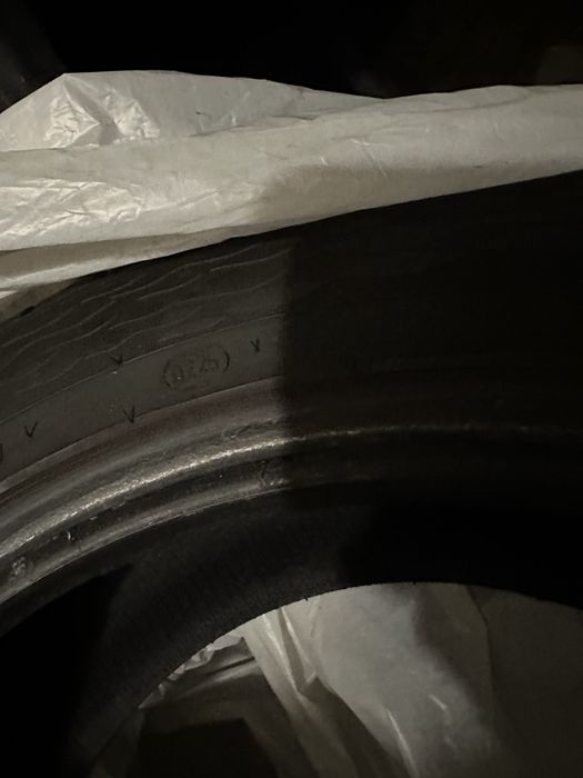 Продам резину две пары