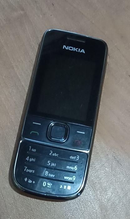 Продам     телефон.