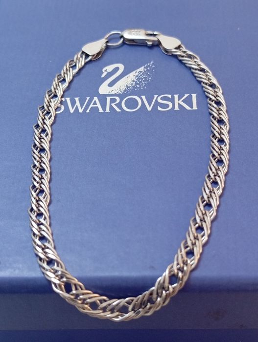 От бренда Адамари завод браслет