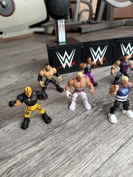 WWE Кеч Фигурки + микрофона