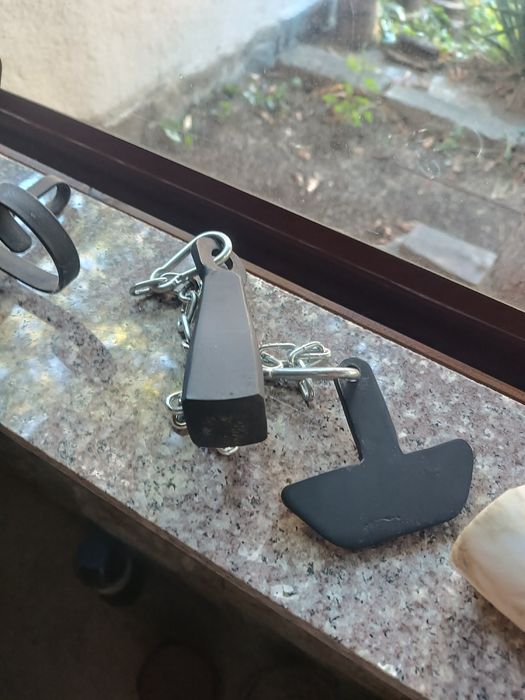 Метален боздуган със верига.