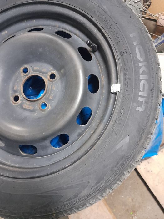 Гуми Нокиан 185 60 15 с джанти 15''