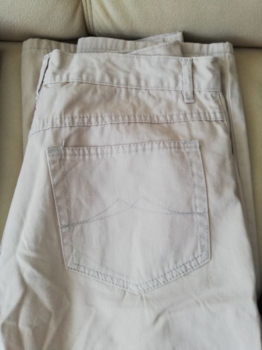 Blugi bărbătești noi