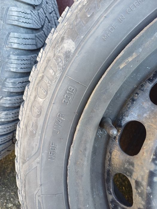 Anvelope cu jante de tabla