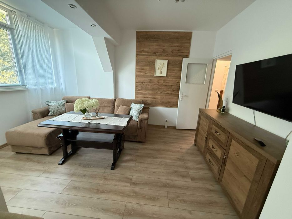 Дава се под наем Двустаен апартамент в Габрово, Център - 58 кв.м за 306 € - Снимка #1