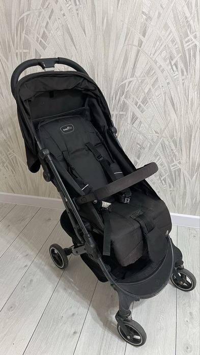 Продам коляску Evenflo