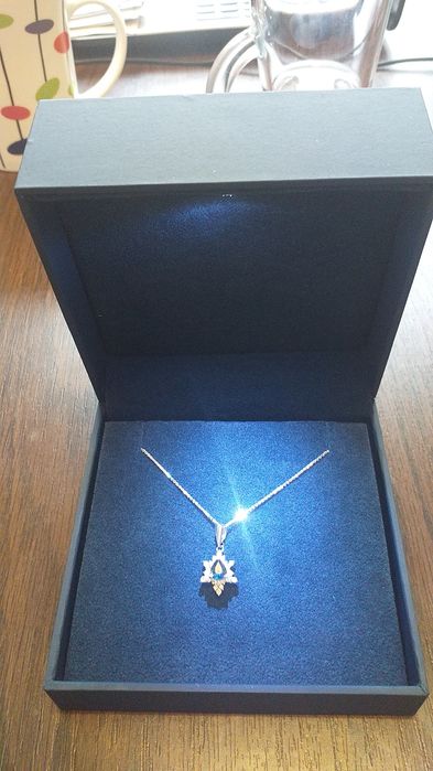 Pandativ cu platina 1,52g " diamante 0,89ct si safire 0,66cv