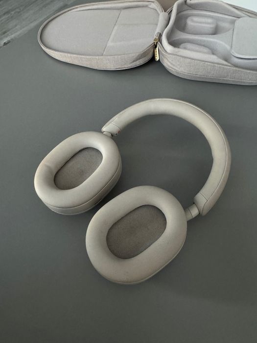 Sony WH-1000XM5 слушалки