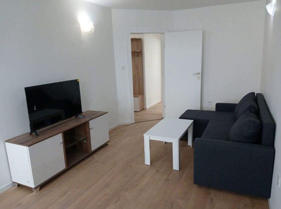 Дава се под наем Двустаен апартамент в София, Гоце Делчев - 80 кв.м за 648.21 € - Снимка #2