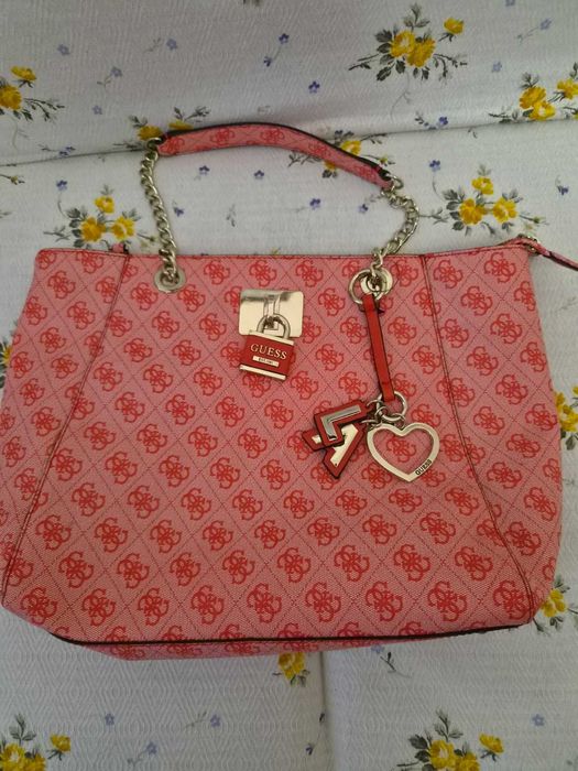 Guess  чисто нова чанта с фабрична забележка