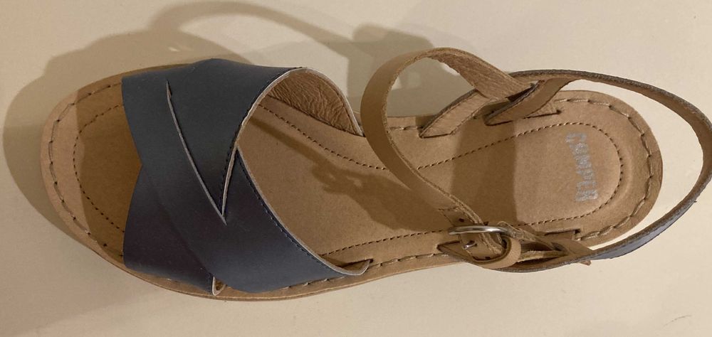 Продавам нови сандали CAMPER за момиче ,№35.