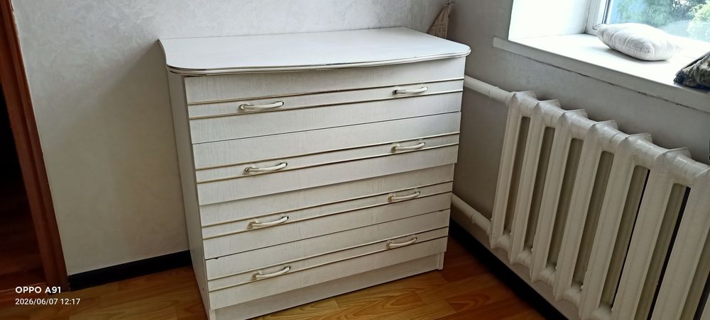 Продам спальный гарнитур