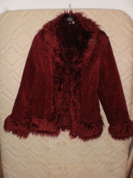 Jacheta reiat noua ,moderna marime L/XL