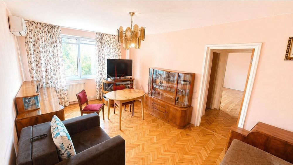 Închiriez apartament
