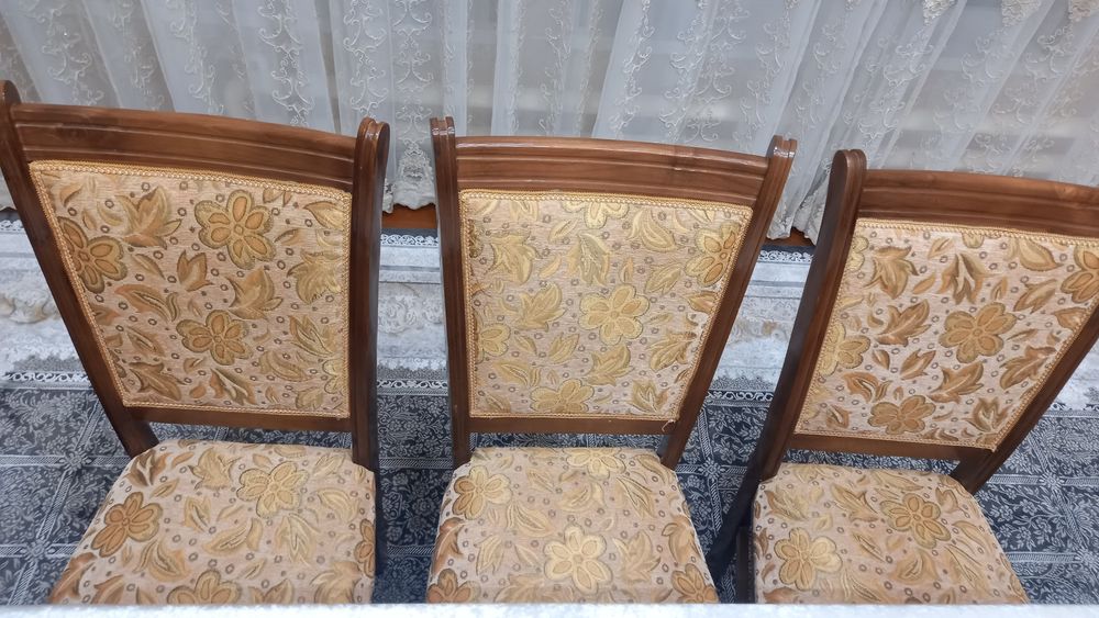 Стол и 8 стульев