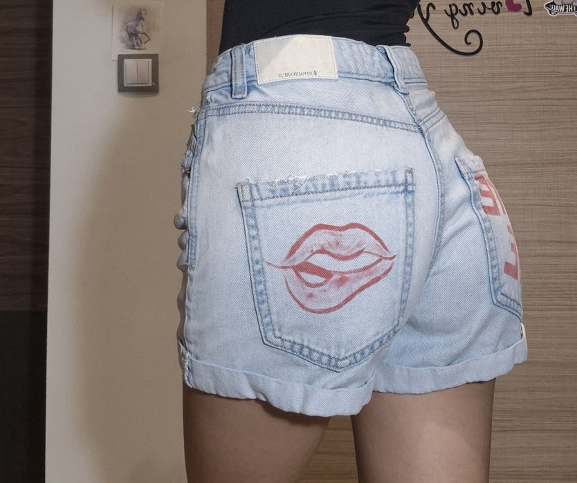 Handmade къси дънки "BITE ME"