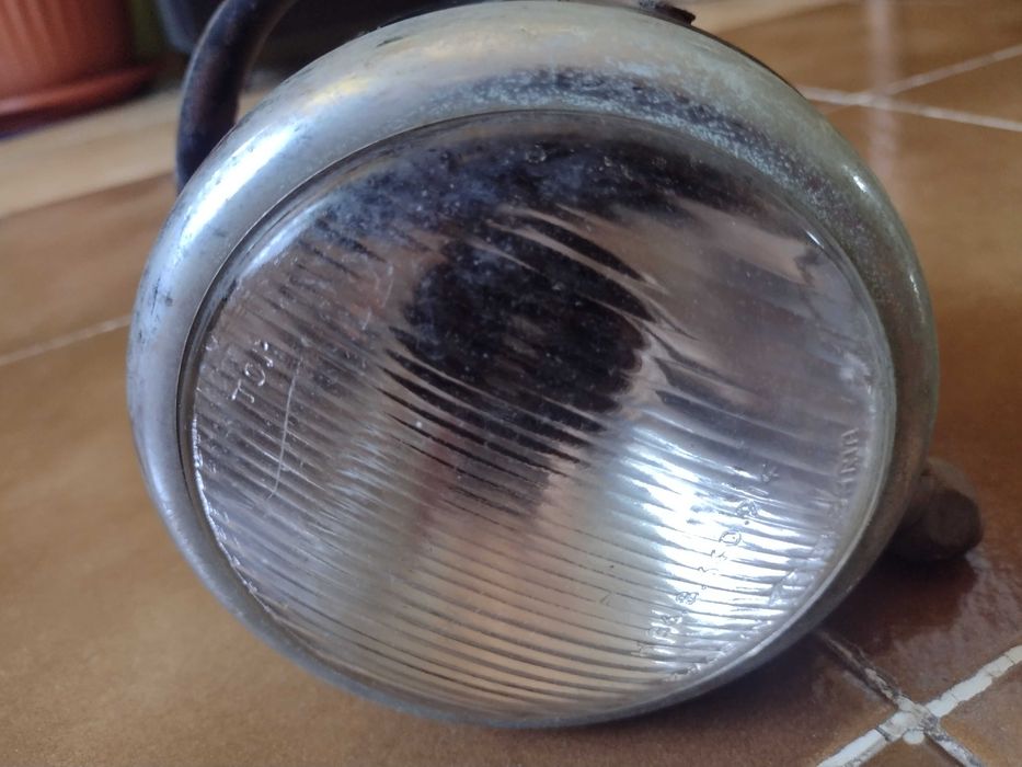 Боен  фар  ретро