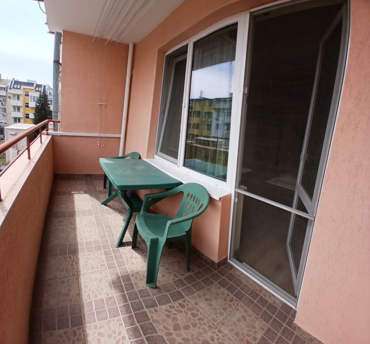 Двустаен Възраждане с Асансьор, Интернет