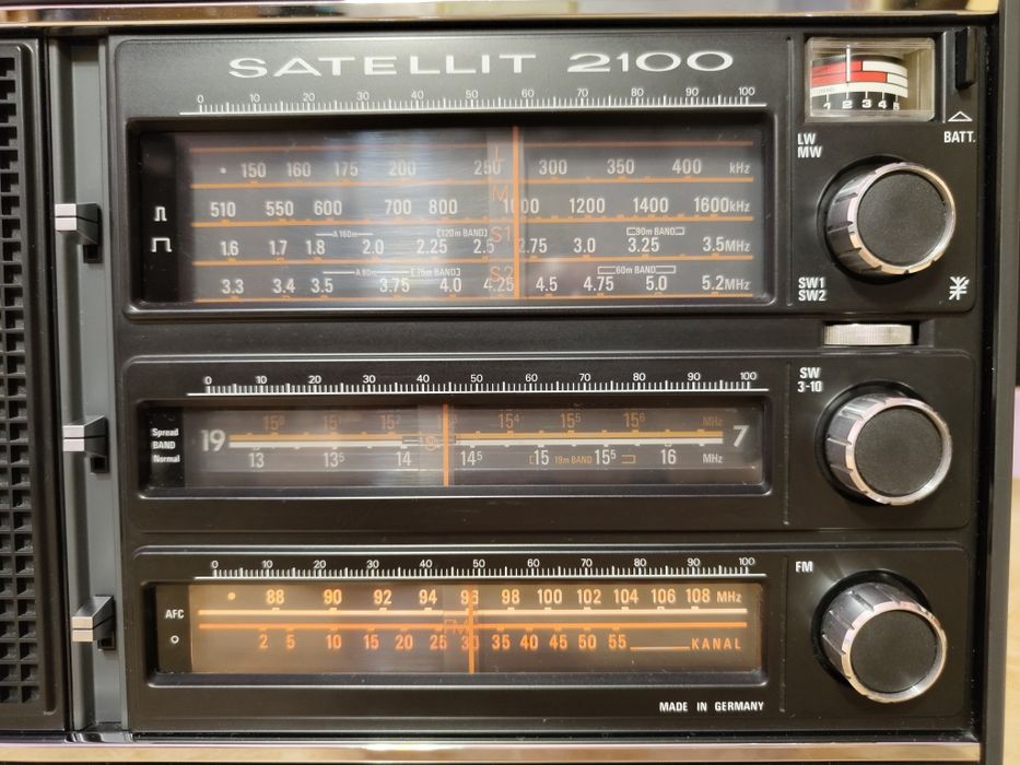 Radio vintage Grundig Satellit 2100 World Receiver High End