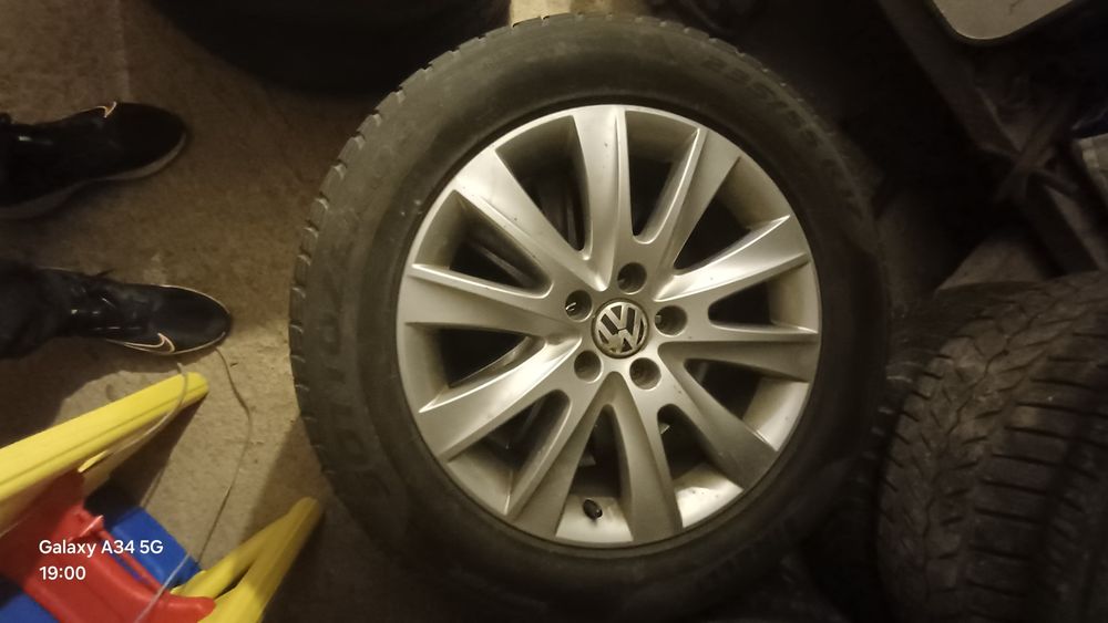 Vând jante aliaj r17 volkswagen