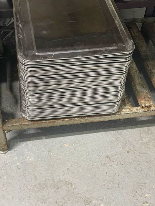 Продам подносы нержавеющие