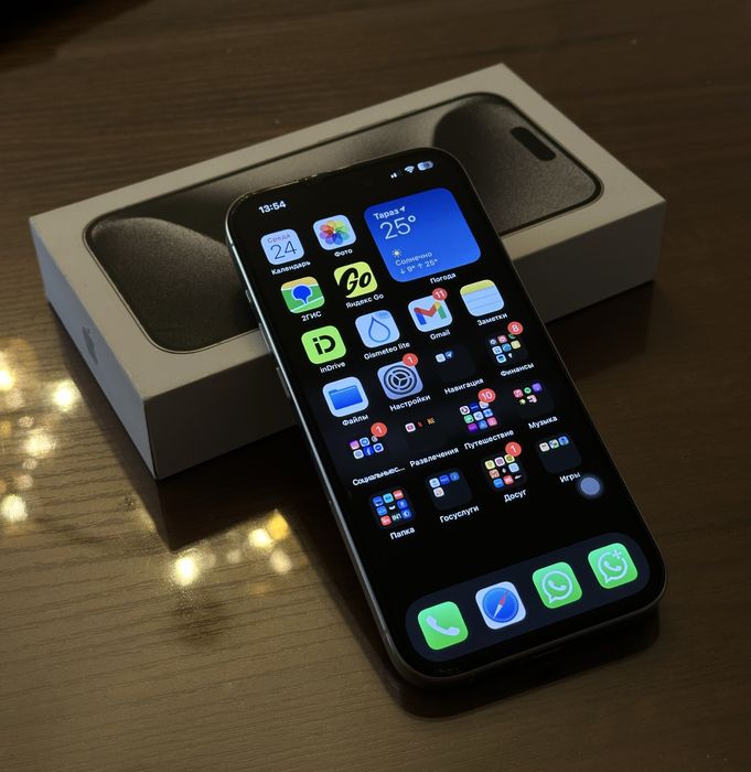 Продам iPhone 15 Pro 256 GB