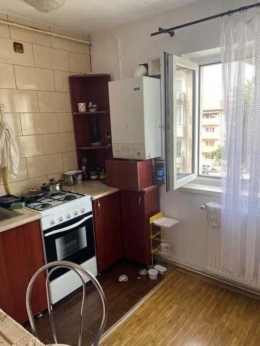 Inchiriez apartament cu 2 camere decomandat in zona Stadion Lugoj