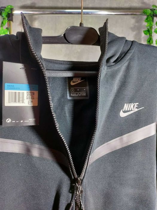 Hanorac Nike Tech marimea XS