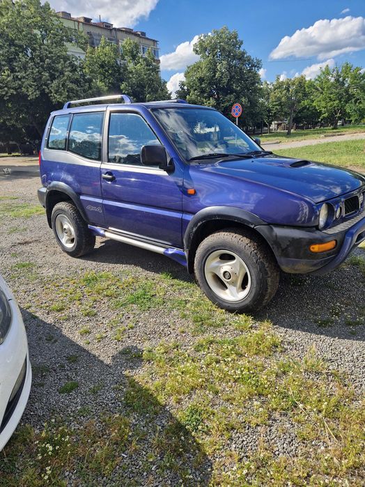 Продавам Кола,Джип 4*4
