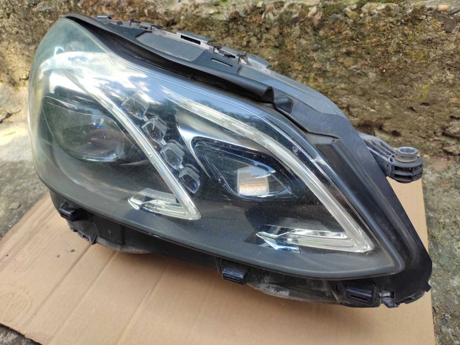Ляв фар за Мерцедес Е класа w212 фейс
