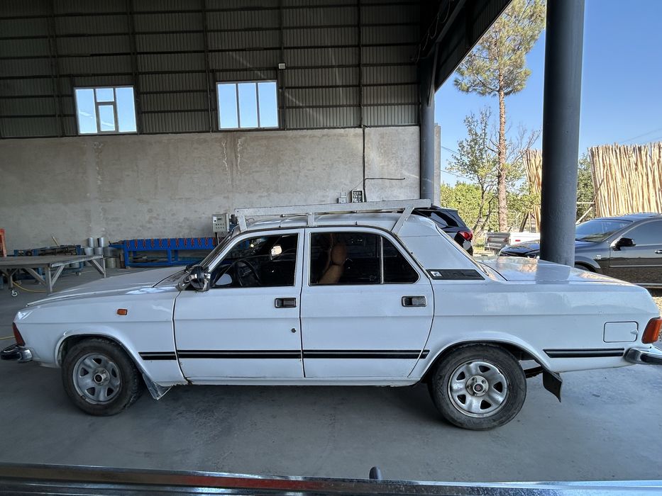 Mashina sotiladi volga 3101