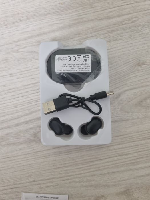 Căsti wireless cu cablu