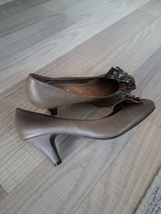 Pantofi cu toc eleganti