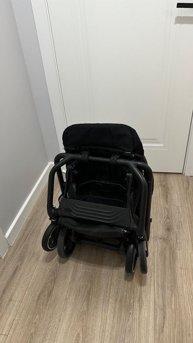 Продам  прогулочную коляску