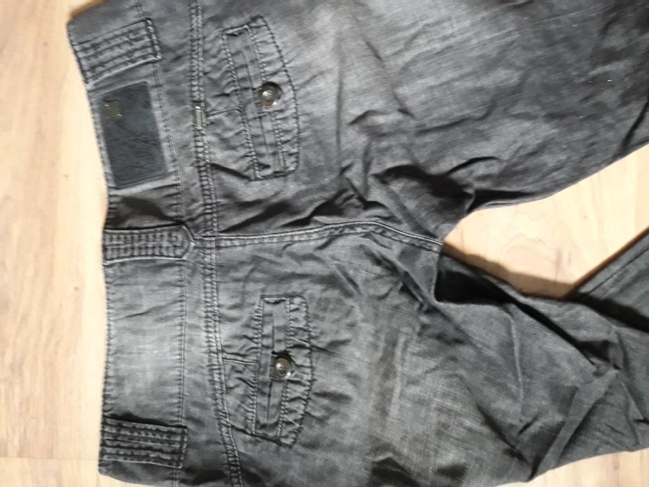 Pantaloni mărimea L